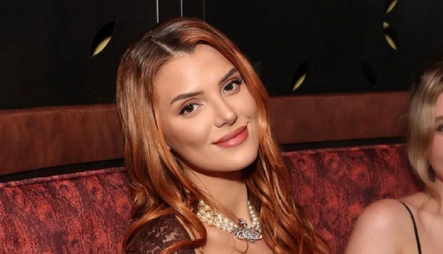 Early Life and Background of Alissa Violet